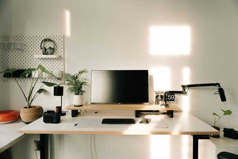 Tips for Creating an Inviting and Productive Home Office Space