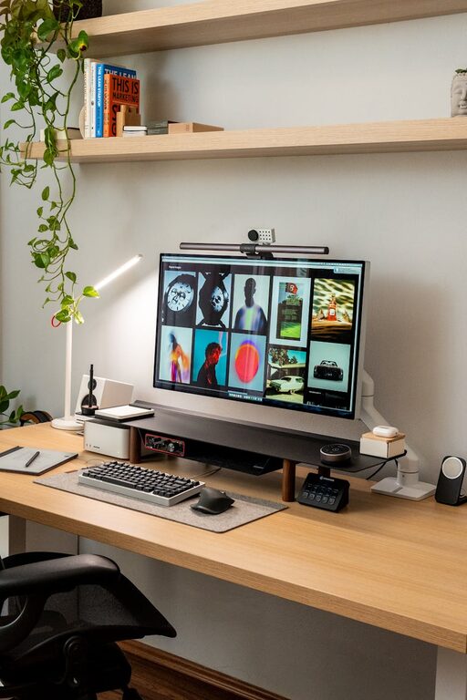 How to Create an Inviting and Productive Home Office Space
